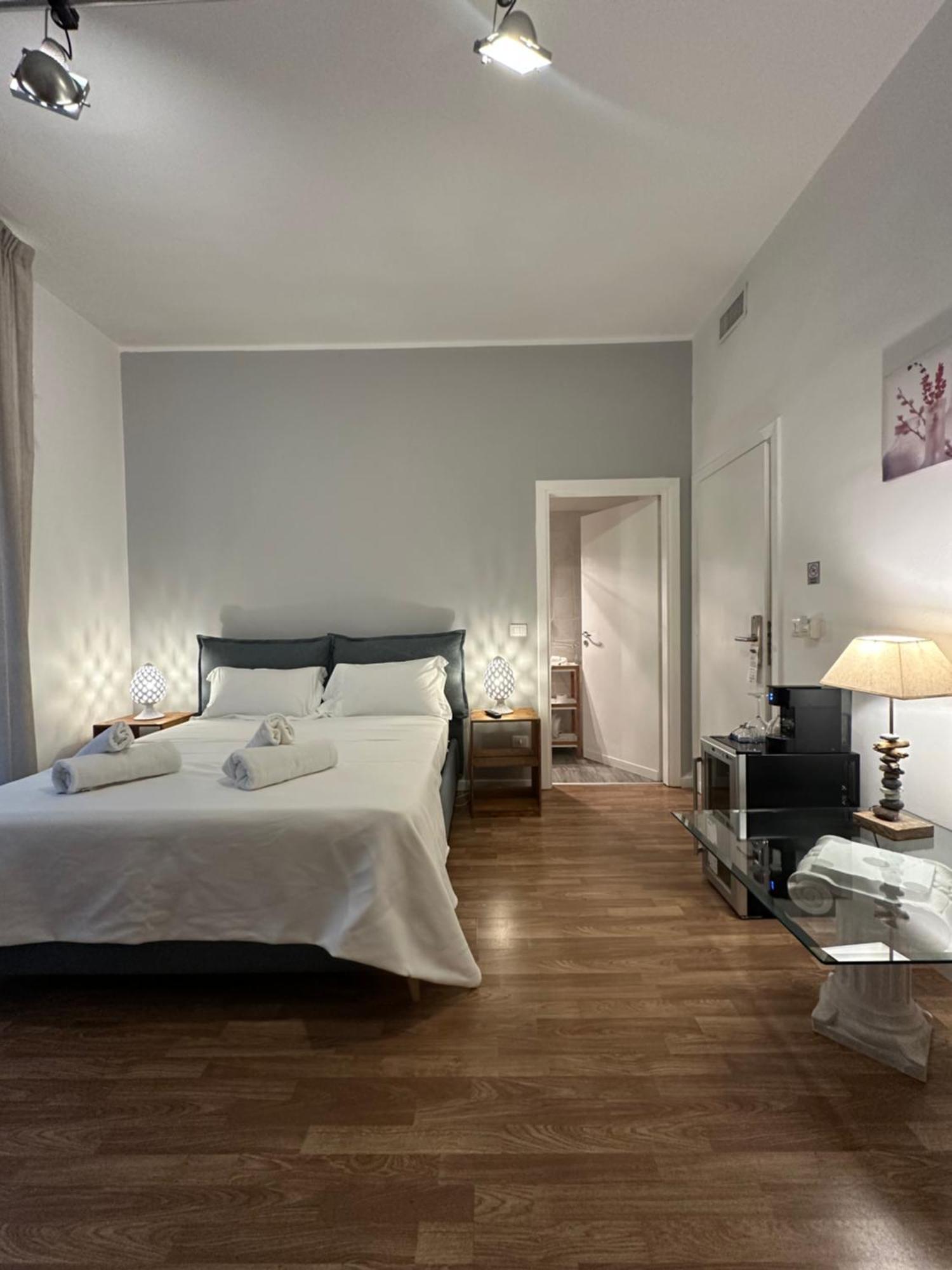 B&B Degli Artisti Suite Lecce Luaran gambar
